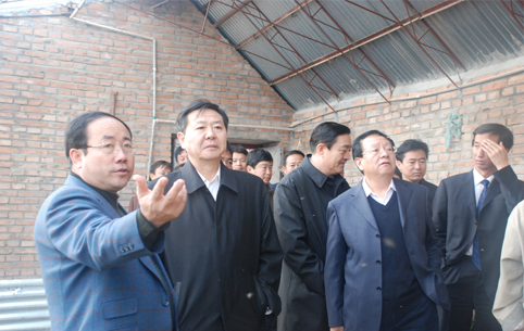 中糧集團(tuán)有限公司黨組書記、董事長趙雙連來風(fēng)水梁考察